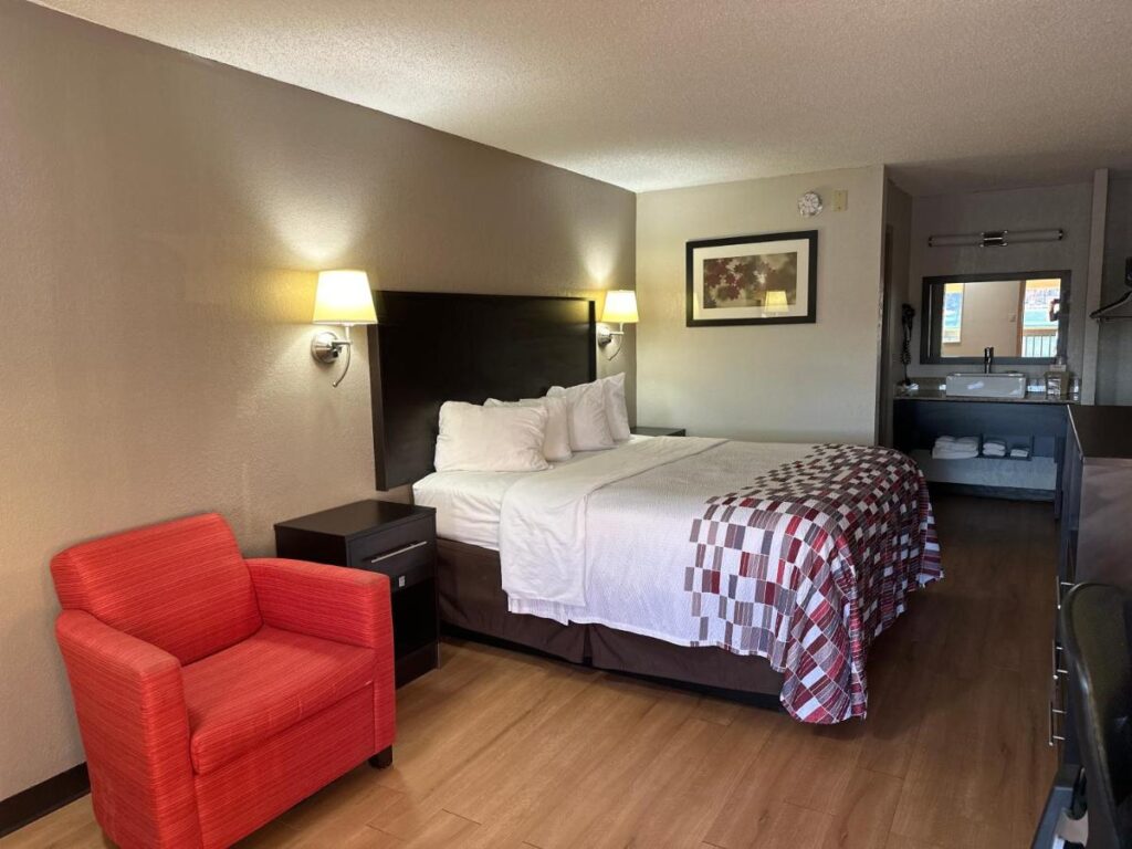 Red Roof Inn Anderson, IN - Image 3