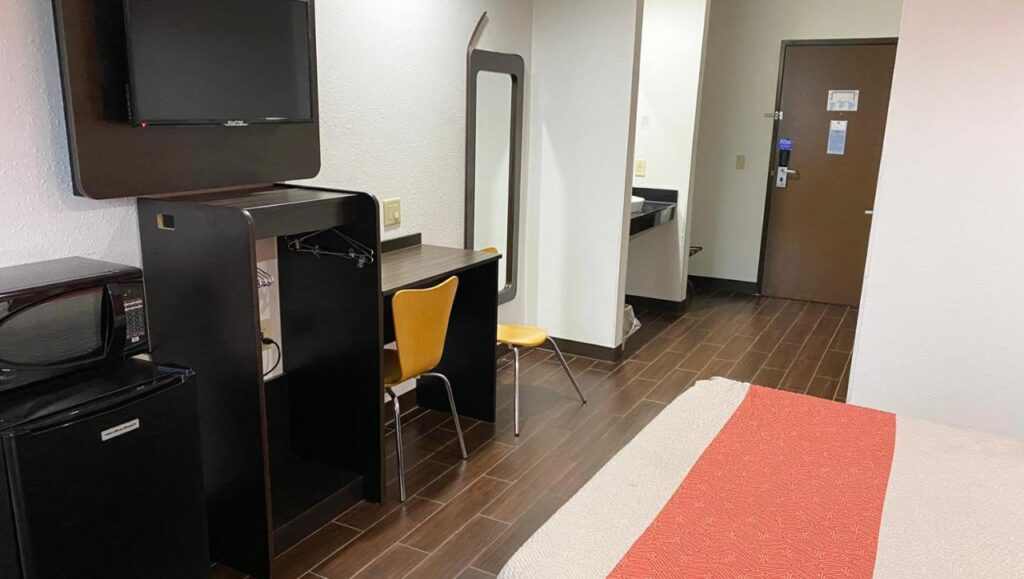 Relax Inn - Image 3