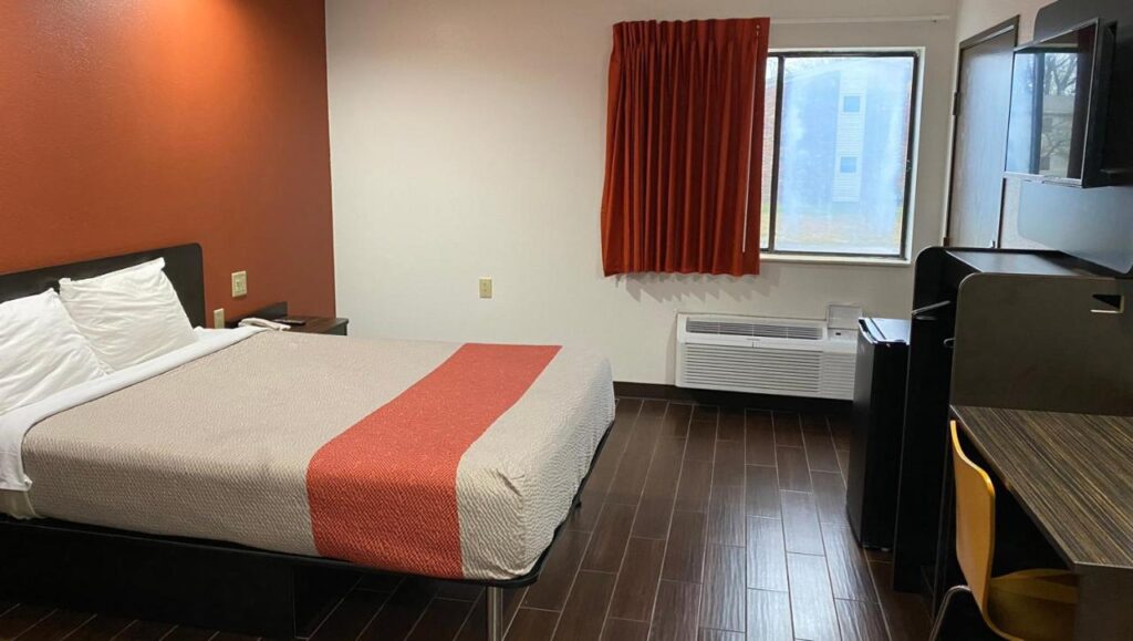 Relax Inn - Image 6
