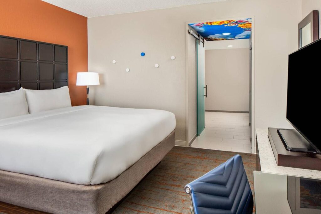 Renaissance Indianapolis North Hotel - Image 3