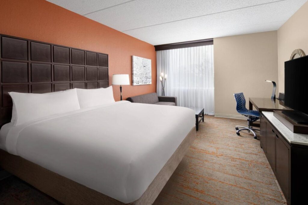 Renaissance Indianapolis North Hotel - Image 6