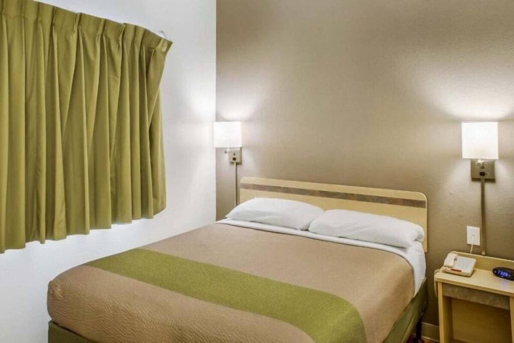 Rodeway Inn Fishers Indianapolis - Image 3