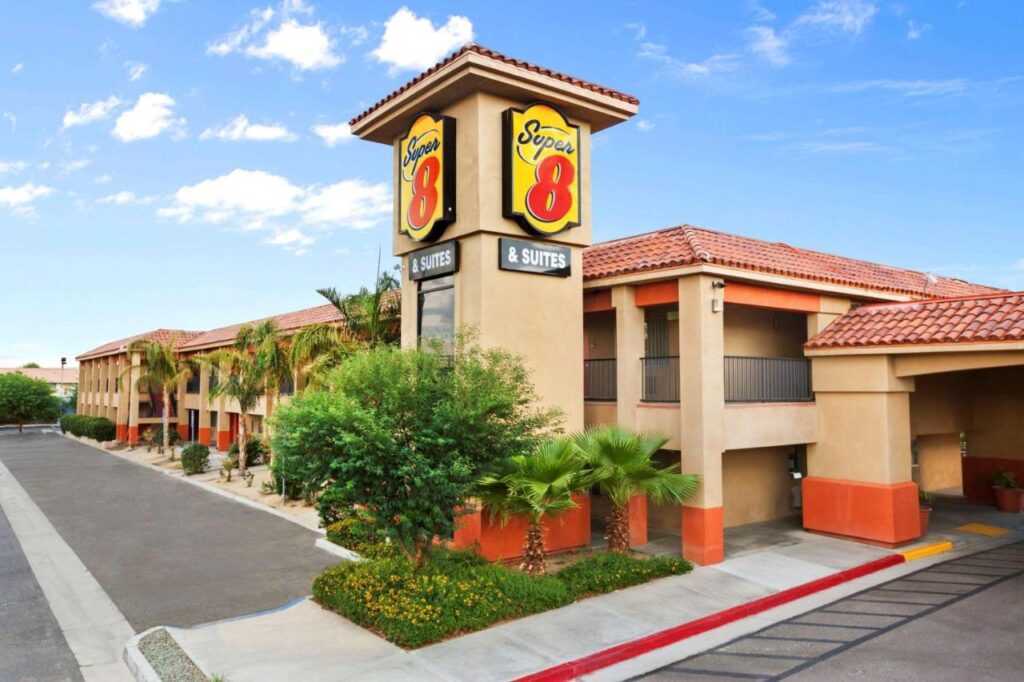 Super 8 by Wyndham Indio - Image 1
