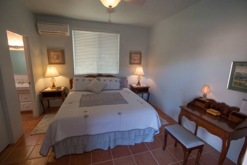 Turtle Back Mesa Bed and Breakfast - Image 4