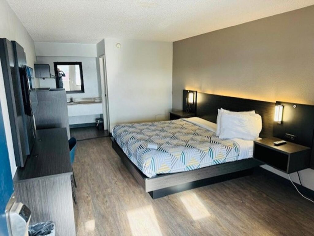 Motel 6-Cedar Rapids, IA - Image 1