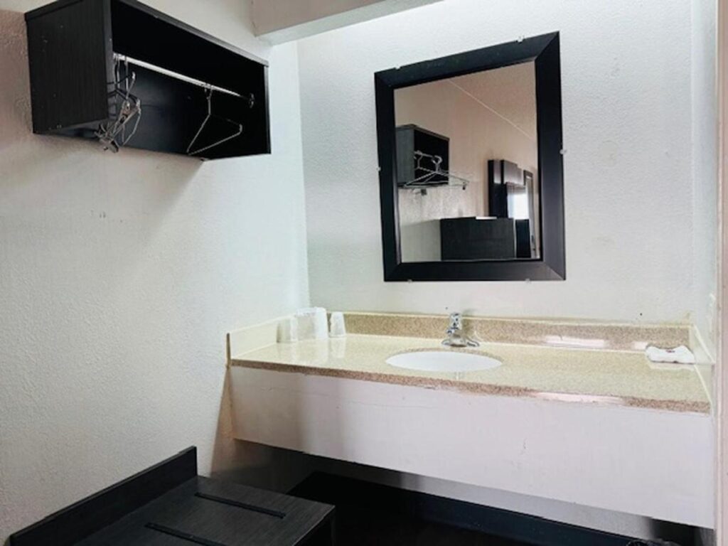 Motel 6-Cedar Rapids, IA - Image 3