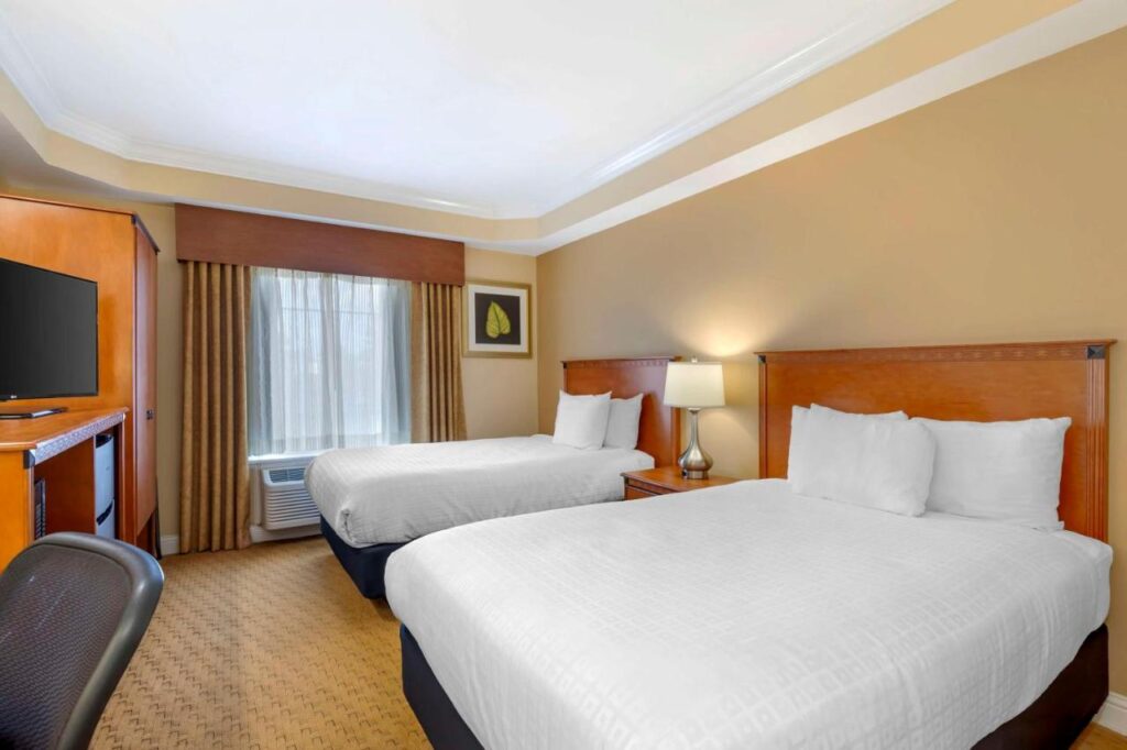 Best Western Plus Kingsland - Image 2