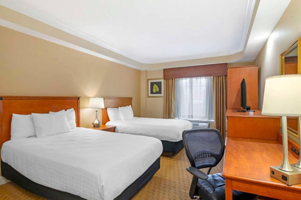 Best Western Plus Kingsland - Image 6