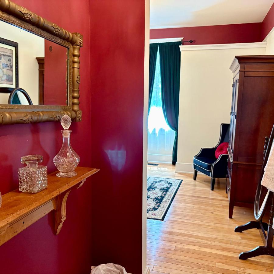 Hoyt House Luxury Bed & Breakfast - Image 2