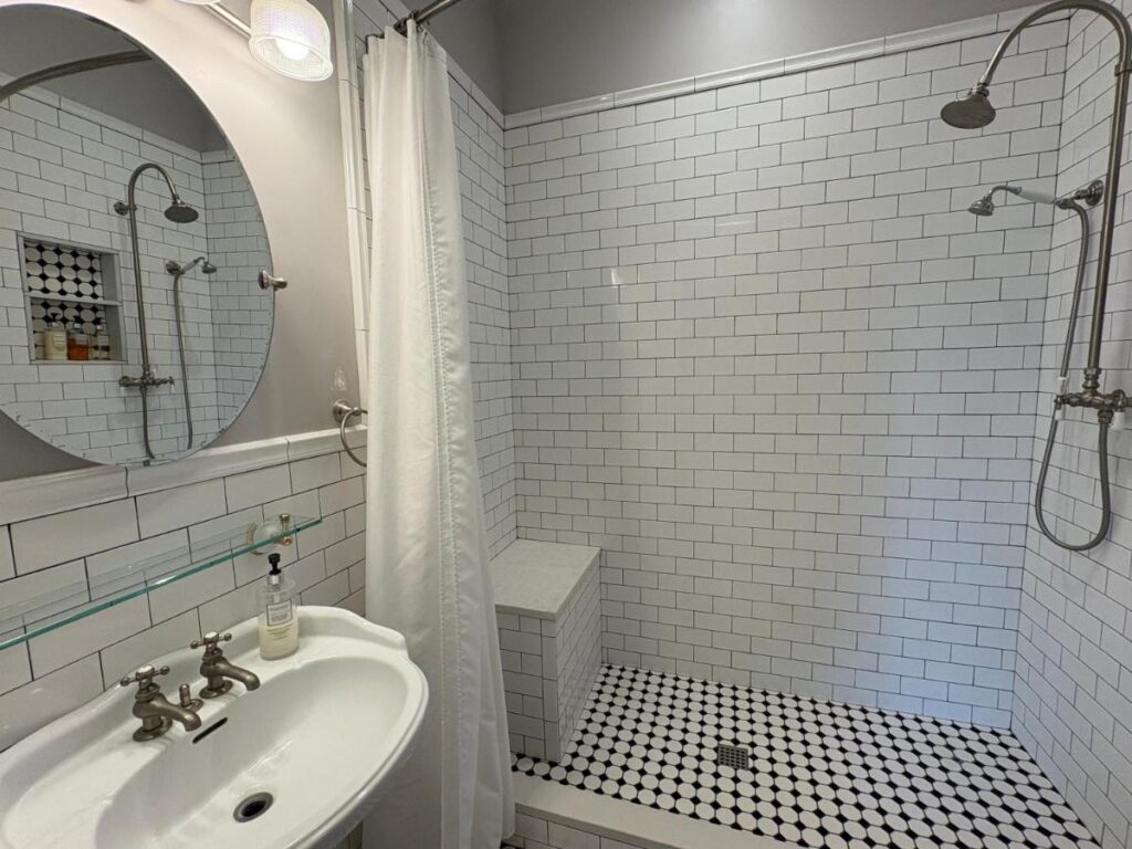 Hoyt House Luxury Bed & Breakfast - Image 5