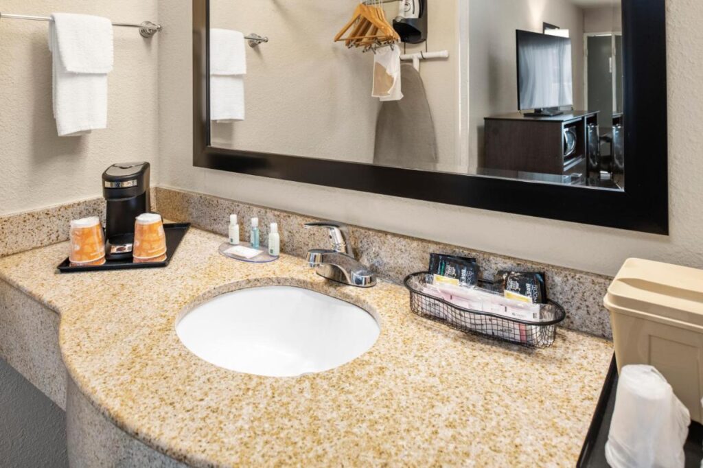 Quality Inn Kingsland - Image 2