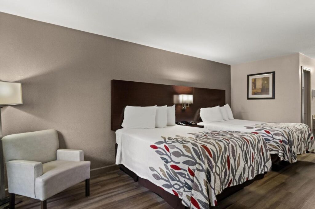 Red Roof Inn Baldwin - Image 4