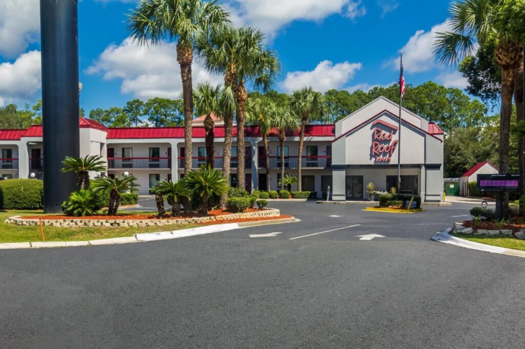 Red Roof Inn Kingsland - Image 1