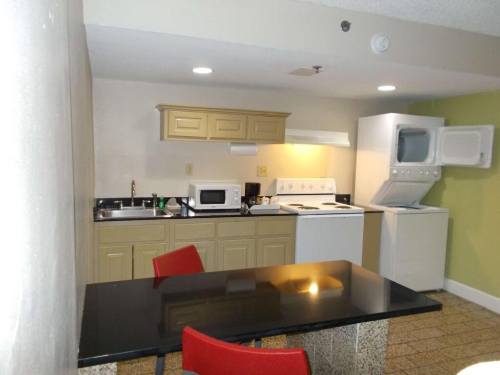 SureStay Plus Hotel by Best Western St Marys Cumberland - Image 5