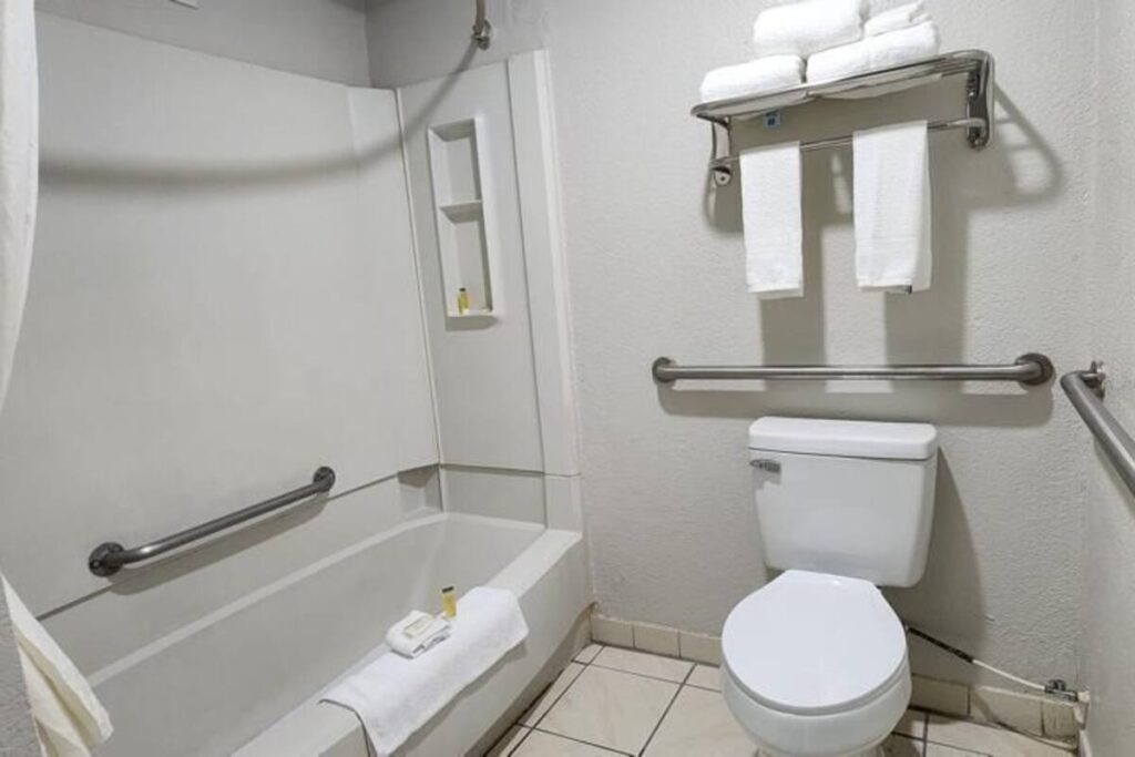 Travelodge by Wyndham Kingsland GA - Image 5