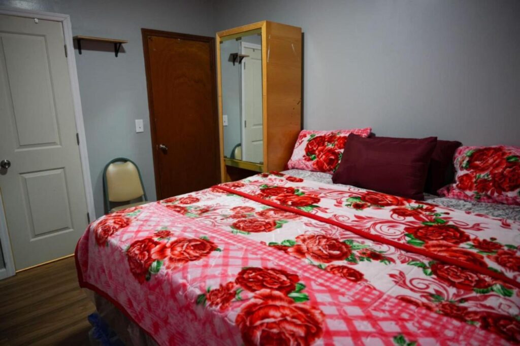 Divine Villa Guest House Harper Ave EWR AIRPORT PENN STATION NY NJ - Image 3