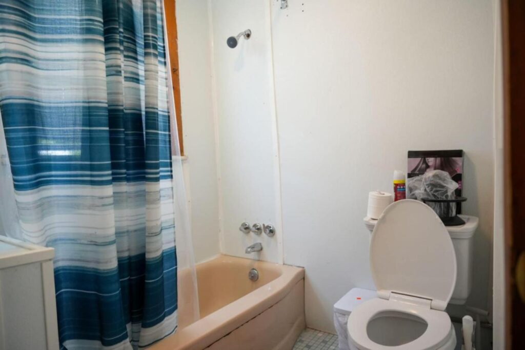 Divine Villa Guest House Harper Ave EWR AIRPORT PENN STATION NY NJ - Image 6