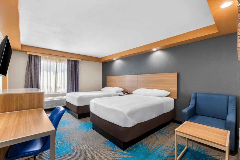 Econo Lodge Woodbridge - Image 3