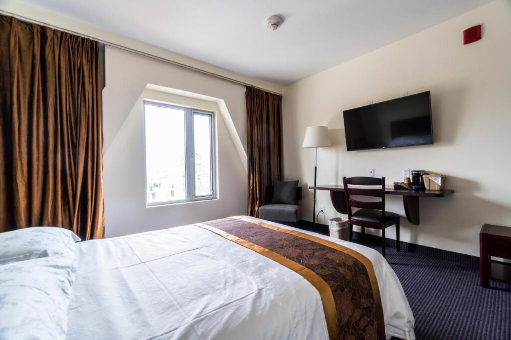 John Hotel - Image 1