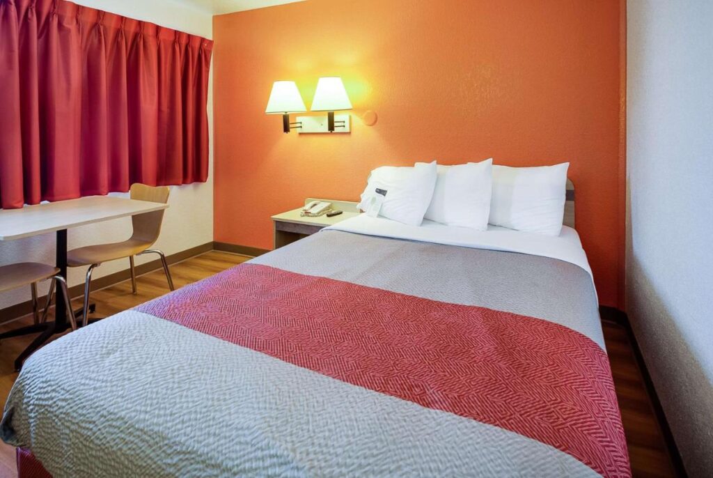 Motel 6-Lenexa, KS - Kansas City Southwest - Image 2