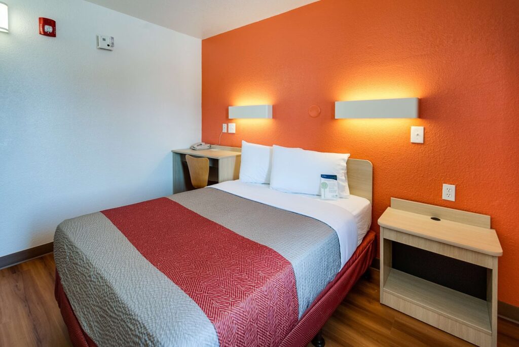 Motel 6-Lenexa, KS - Kansas City Southwest - Image 6