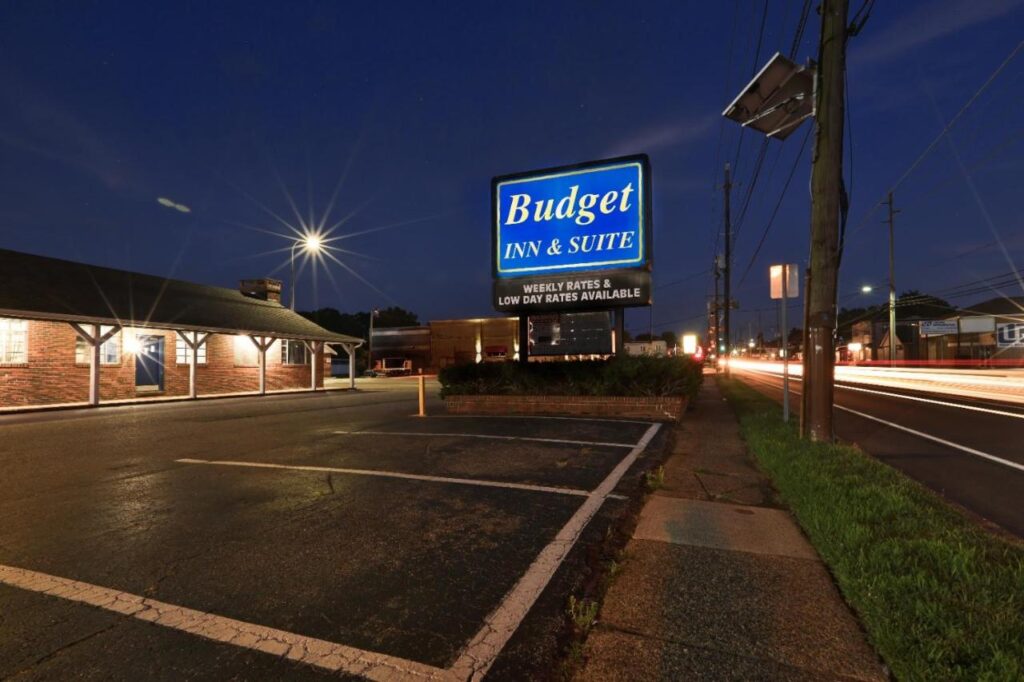 Budget Inn and Suites Mount Ephraim - Image 1