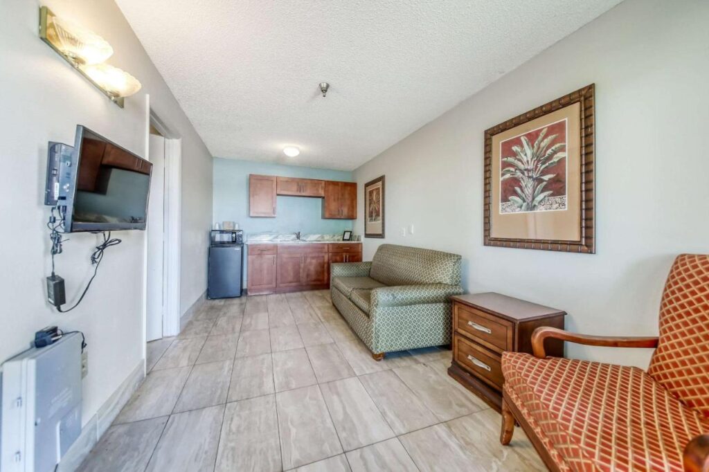 Rodeway Inn & Suites Haines City - Winter Haven - Image 5