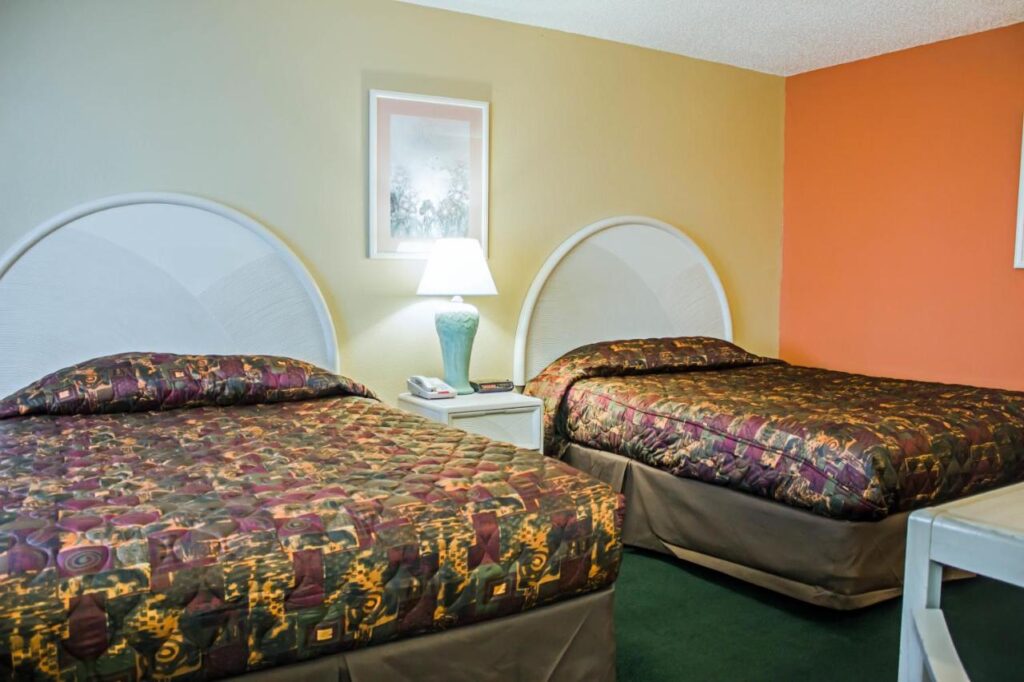 Rodeway Inn & Suites Haines City - Winter Haven - Image 6