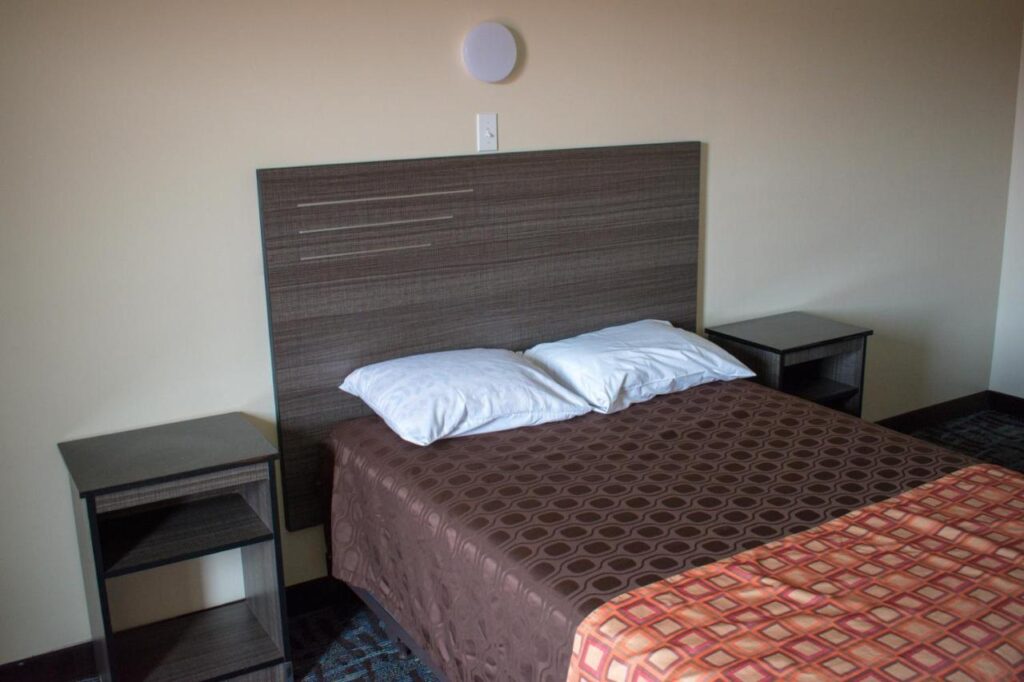 Inn of Lenoir Motor Lodge - Image 4