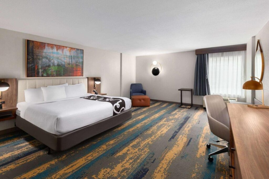 La Quinta by Wyndham Knoxville Central Papermill - Image 3