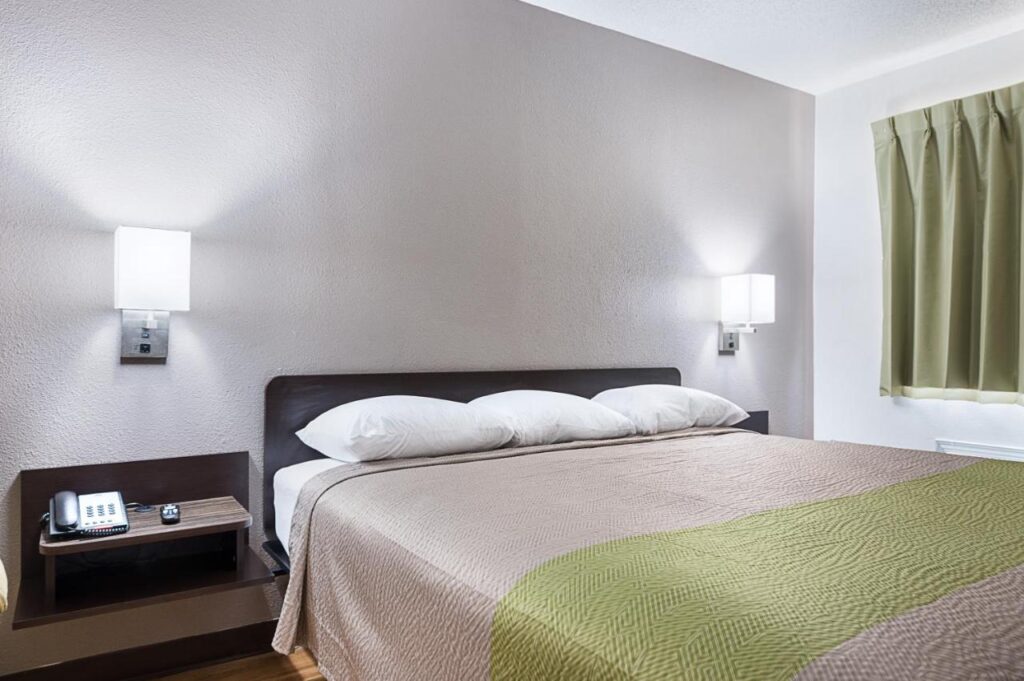 Motel 6-New Iberia, LA - Image 2