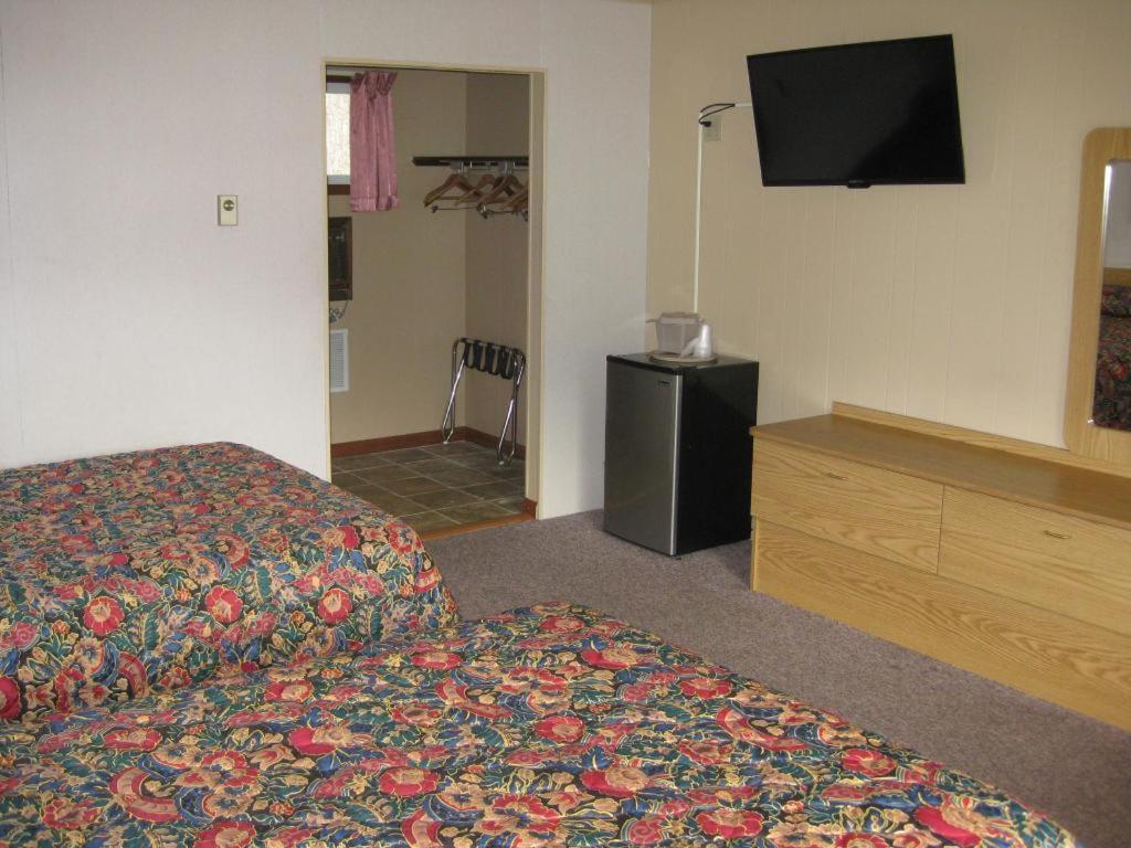 Brookside Motel & Cabins - Image 2