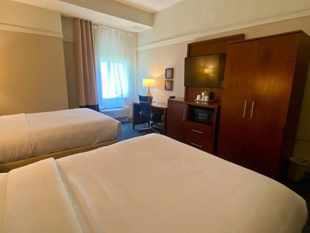 Comfort Inn Rutland - Killington - Image 4