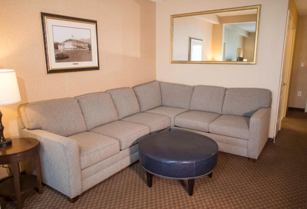 Fort William Henry Hotel - Image 4