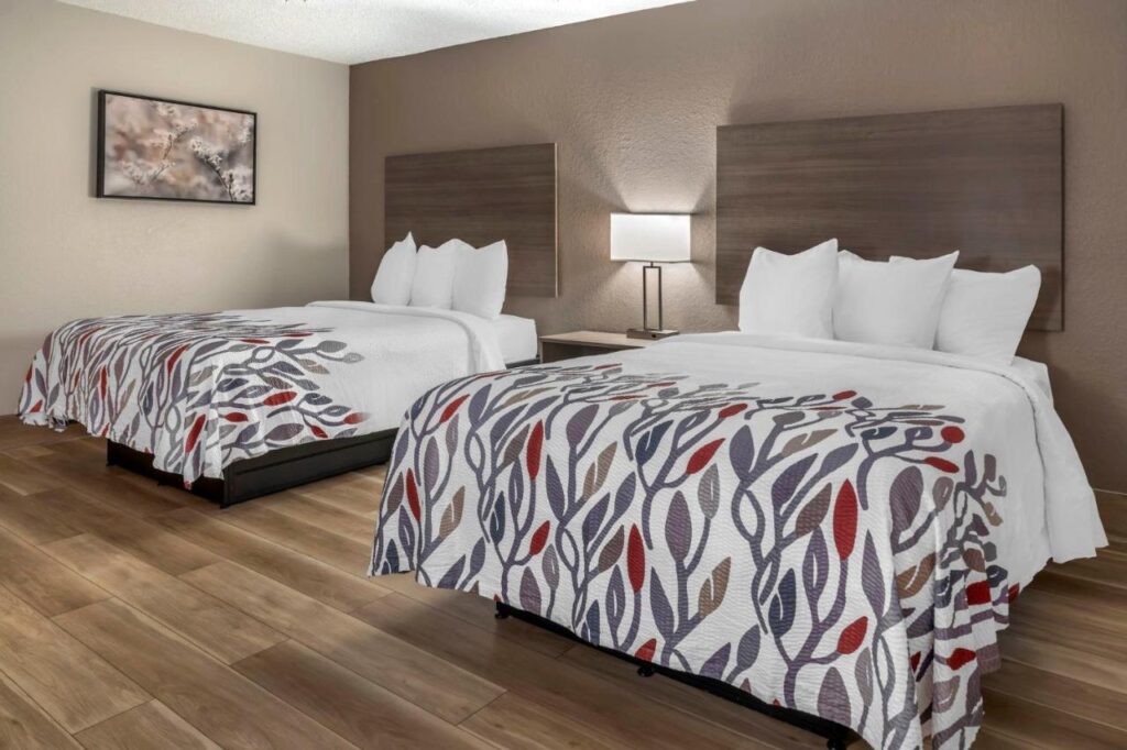 Red Roof Inn Queensbury - Image 3