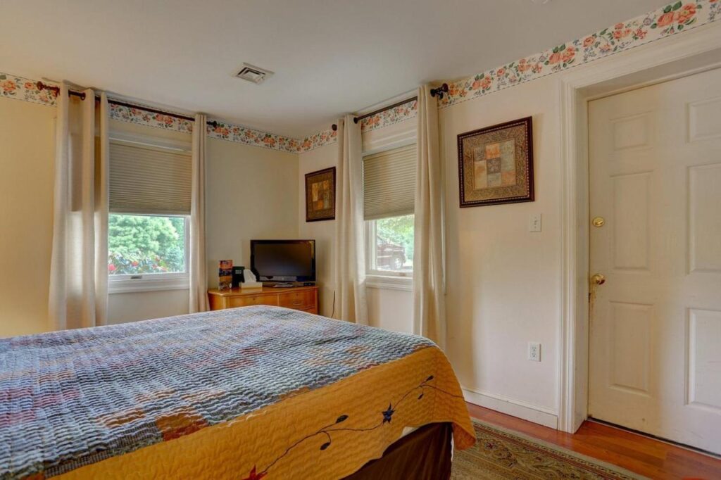 Greystone Manor Bed & Breakfast - Image 3