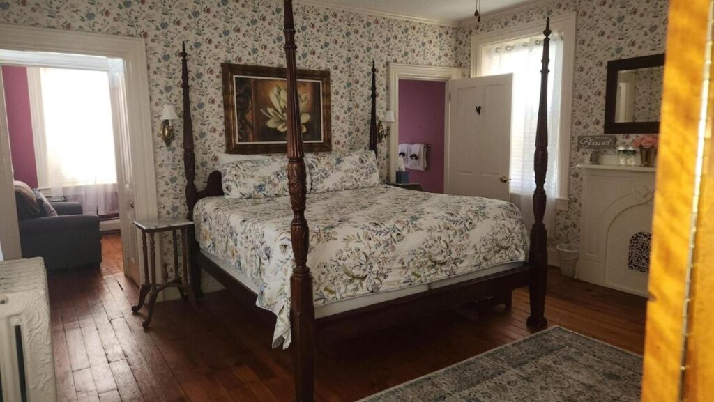 Greystone Manor Bed & Breakfast - Image 5