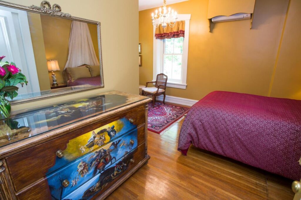 Hollinger House - Image 3