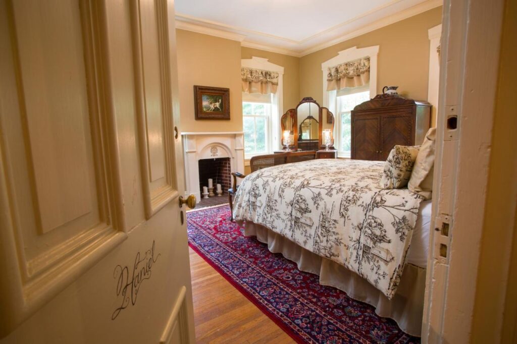 Hollinger House - Image 4