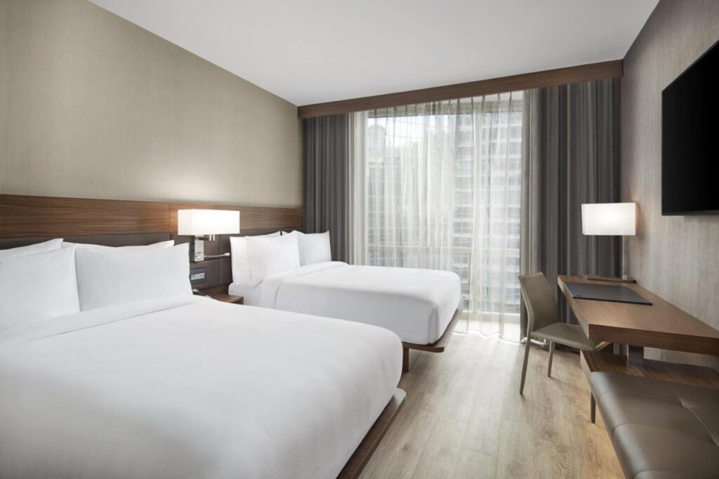 AC Hotel by Marriott Lansing University Area - Image 2