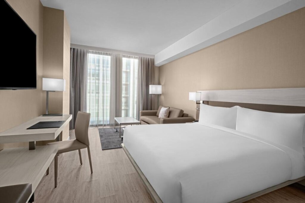 AC Hotel by Marriott Lansing University Area - Image 4