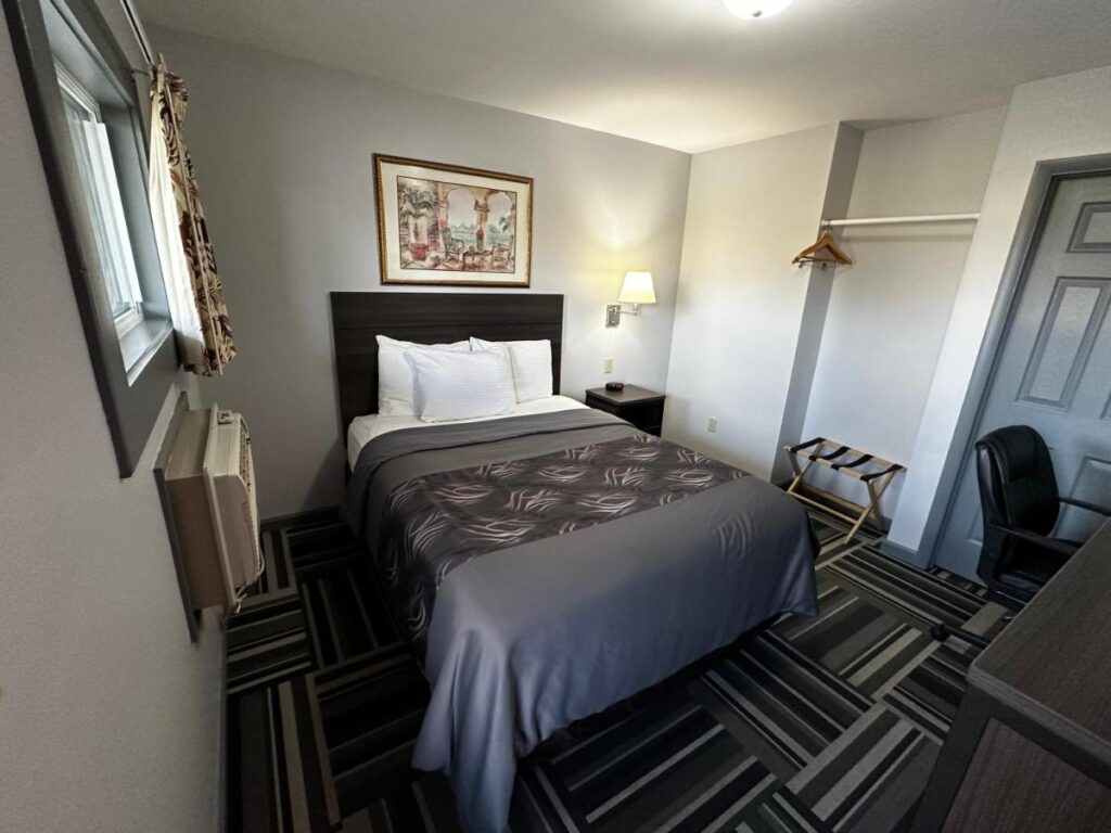Relax Inn - Saginaw - Image 5
