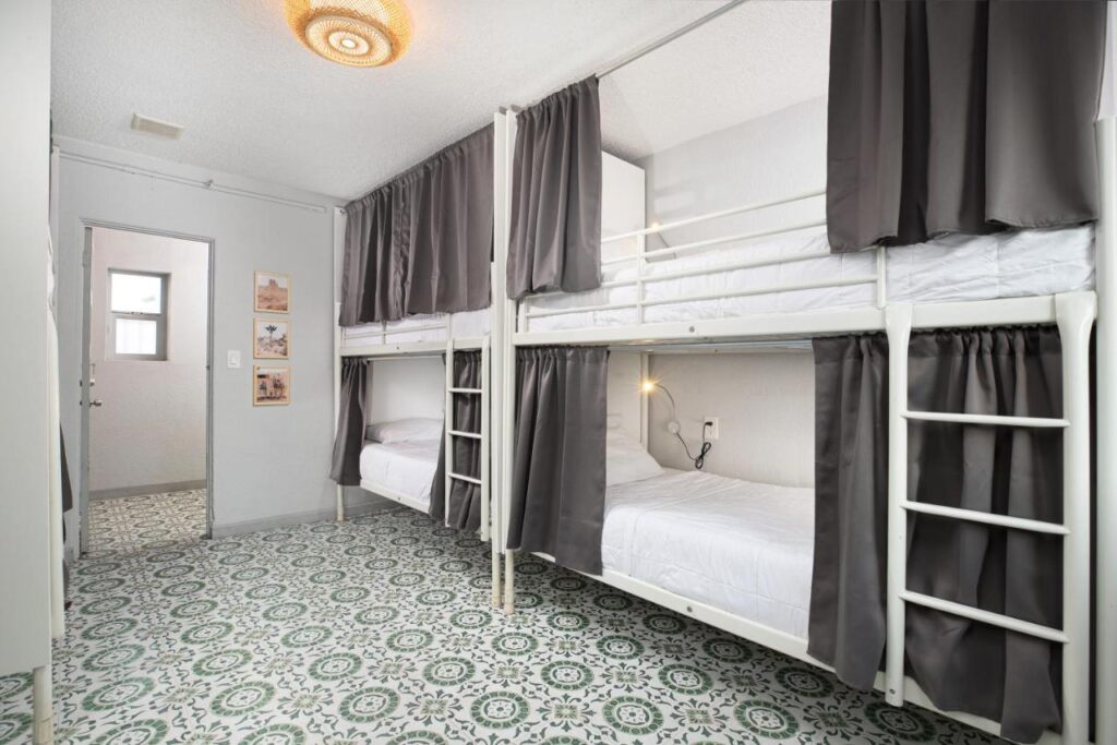 Bungalows Hostel - Image 1
