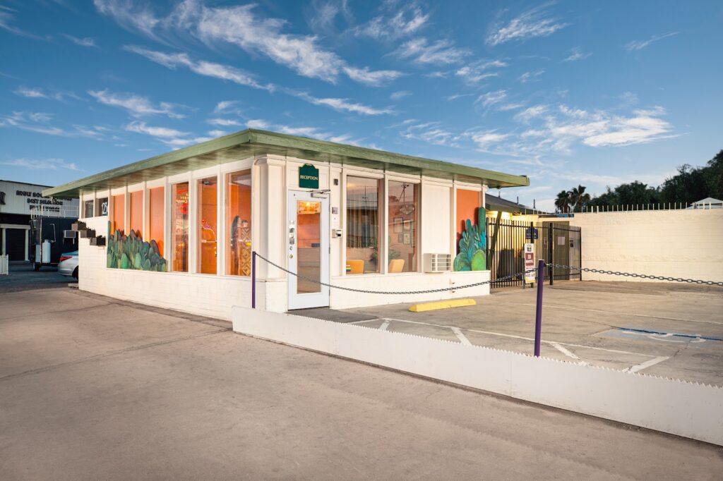 Bungalows Hostel - Image 5
