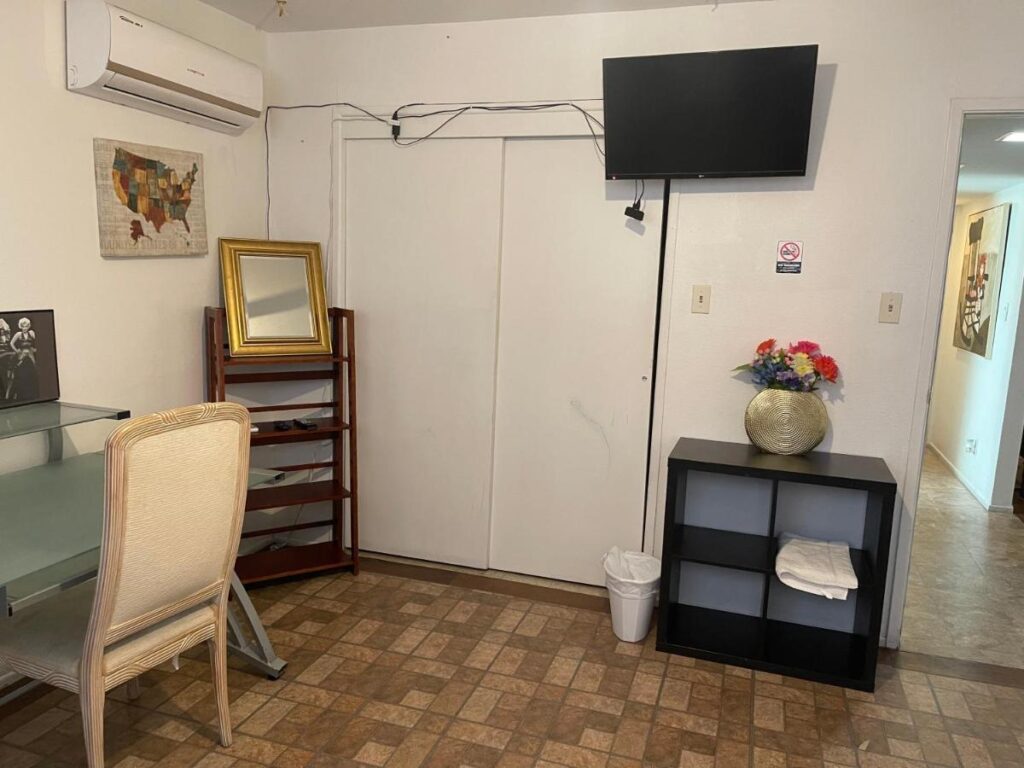 The Yellow Penthouse LLC - Image 4