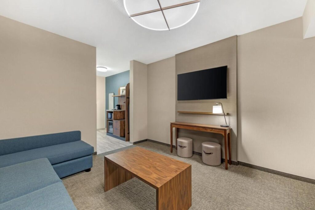 Drury Plaza Hotel Lincoln Downtown - Image 2