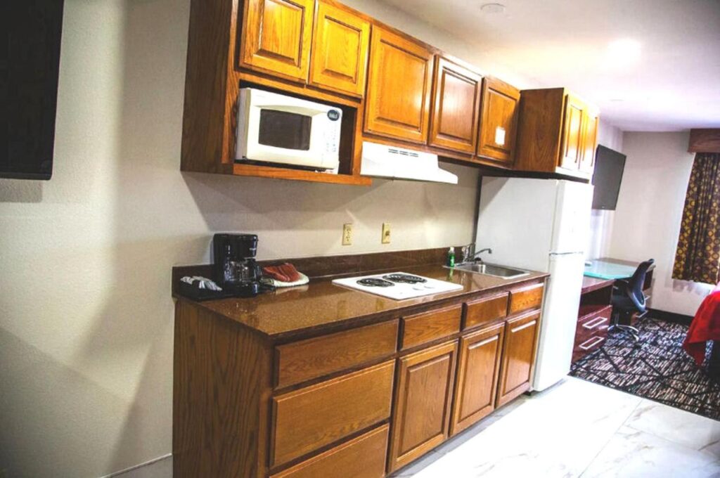 TownHouse Extended Stay Hotel Downtown - Image 4
