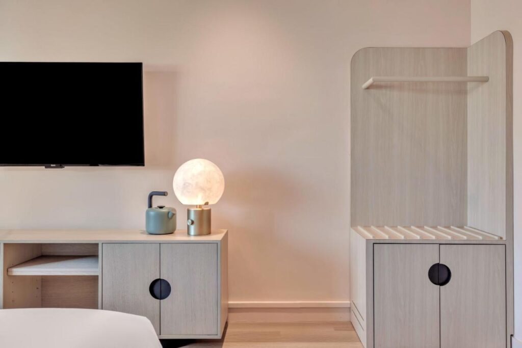 City Center Hotel By Kasa - Image 3