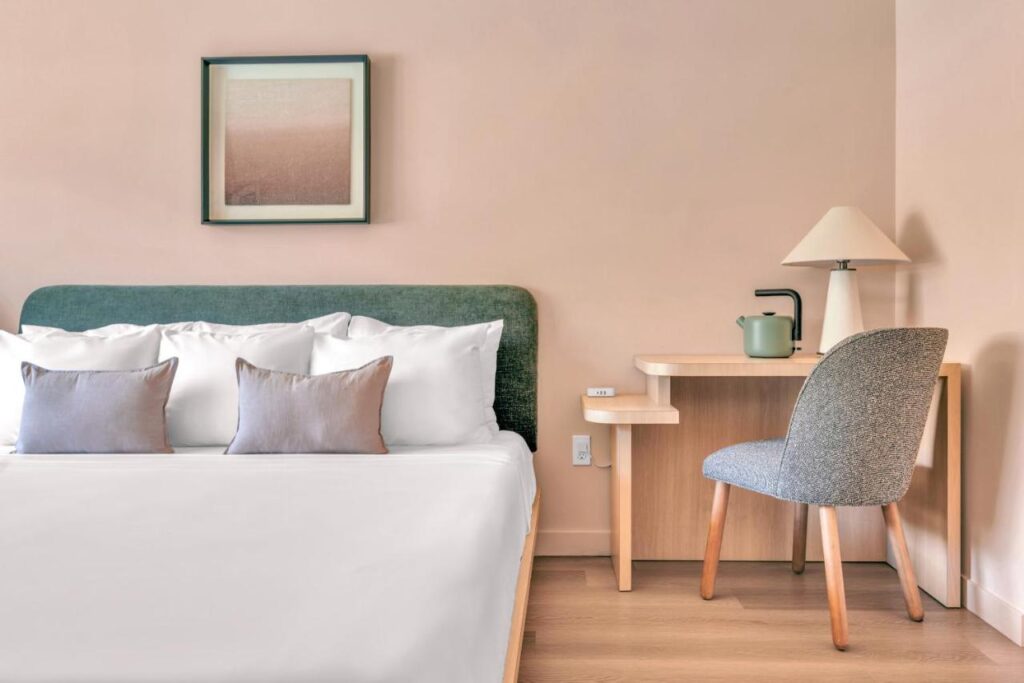 City Center Hotel By Kasa - Image 4