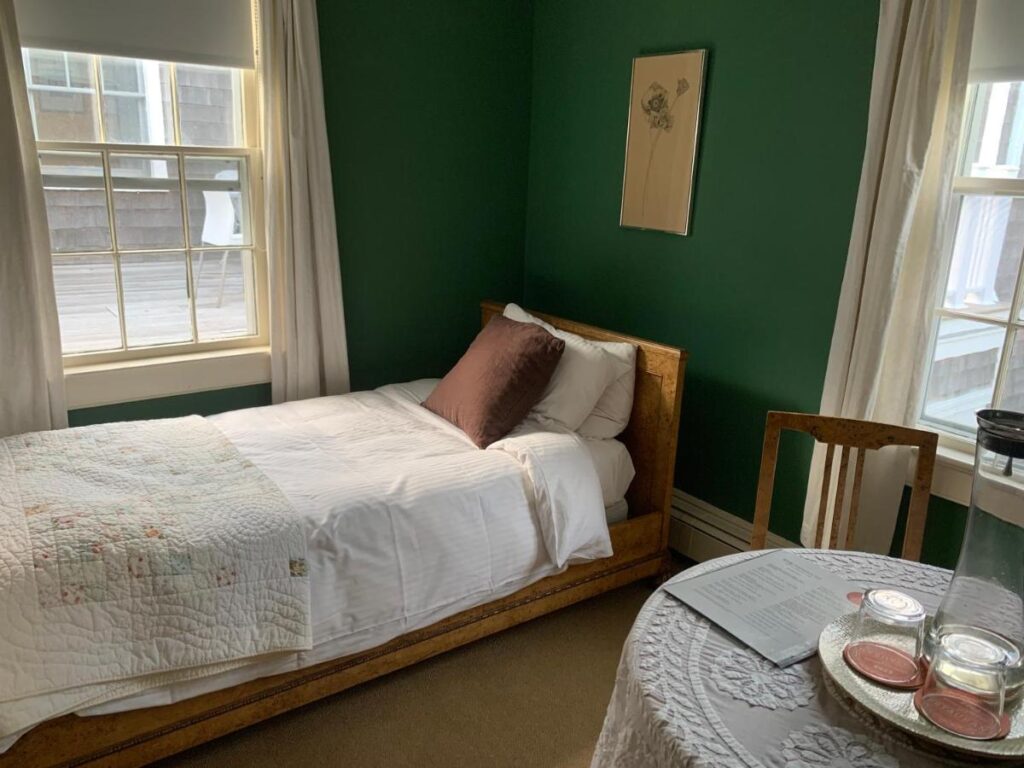 Bridgehampton Inn - Image 1